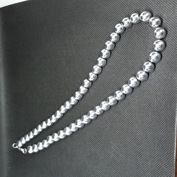 Jewelry - Heavy Silver 10' Bead Necklace